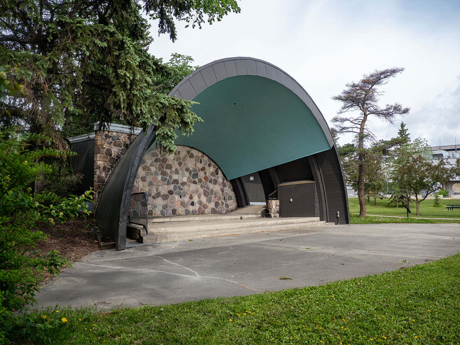 Side view of bandshell